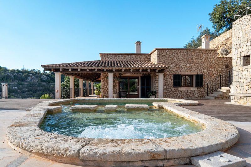 Finca CA0036, 02 · Pool & jacuzzi (40 m²)